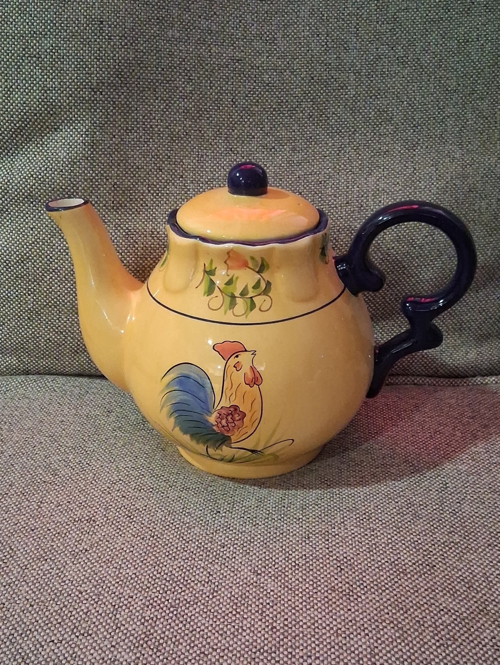 Cracker Barrel Yellow Rooster Ceramic Teapot with Blue Accents